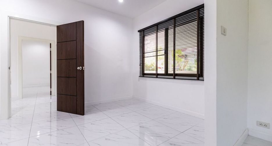 For sale 2 bedrooms house in East Pattaya, Pattaya
