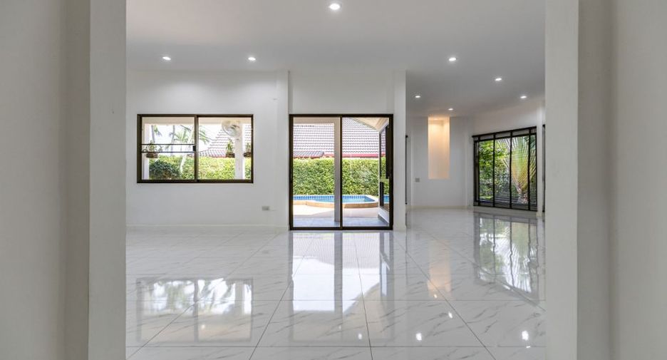 For sale 2 bedrooms house in East Pattaya, Pattaya