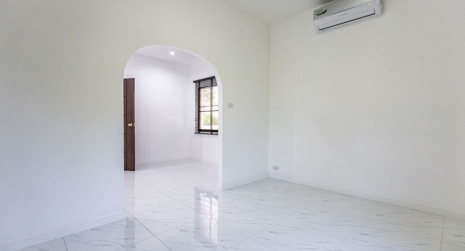 For sale 2 bedrooms house in East Pattaya, Pattaya