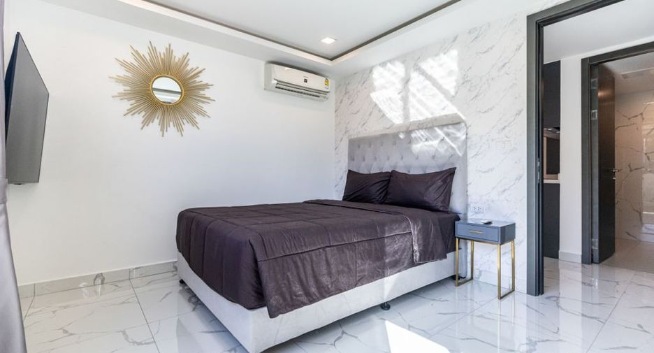 For rent 2 bedrooms condo in Pratumnak, Pattaya