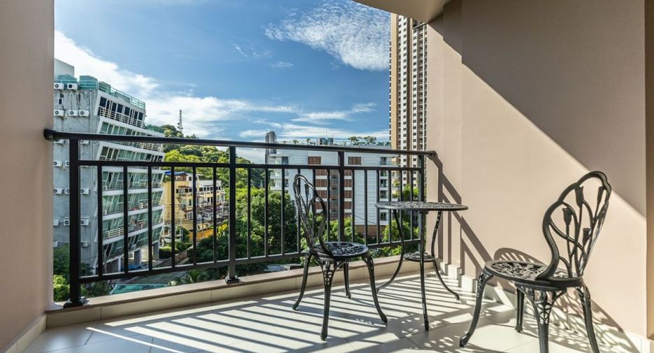 For rent 2 bedrooms condo in Pratumnak, Pattaya