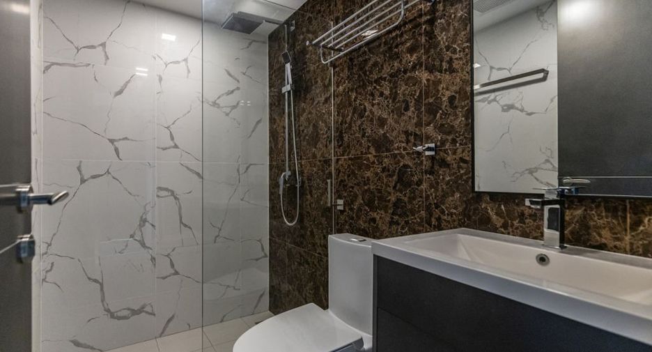 For rent 2 bedrooms condo in Pratumnak, Pattaya
