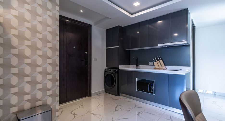 For rent 2 bedrooms condo in Pratumnak, Pattaya