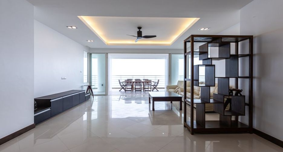 For sale 3 bedrooms condo in Jomtien, Pattaya