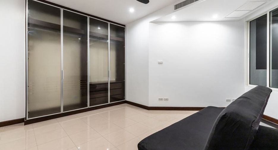 For sale 3 bedrooms condo in Jomtien, Pattaya
