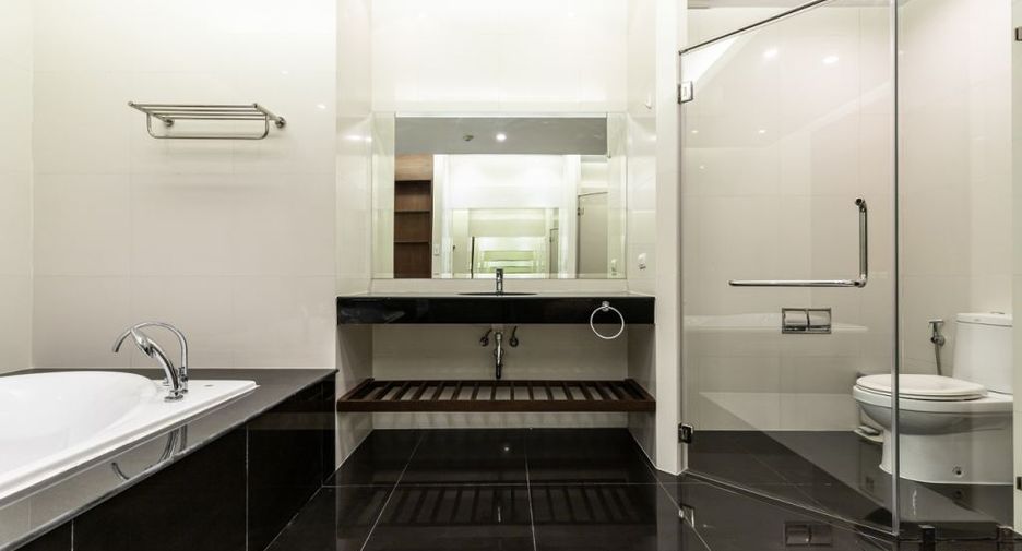 For sale 3 bedrooms condo in Jomtien, Pattaya
