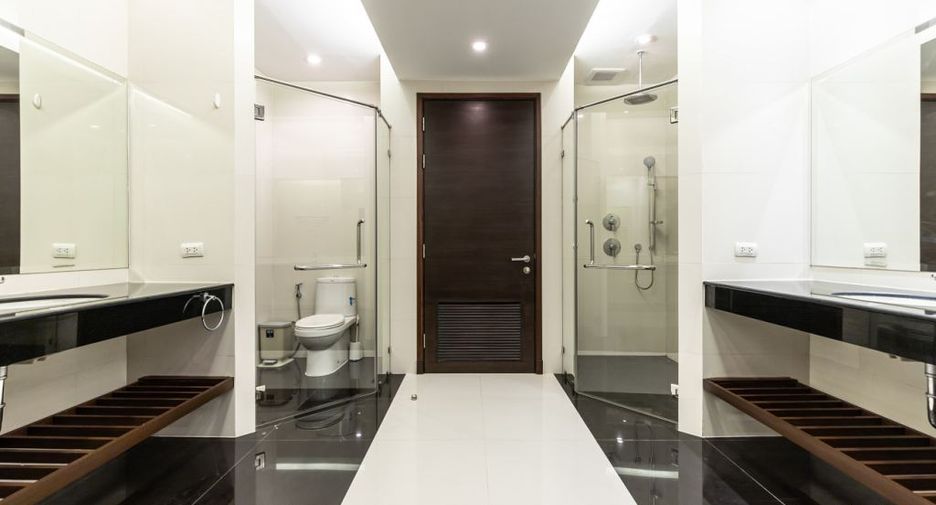For sale 3 bedrooms condo in Jomtien, Pattaya