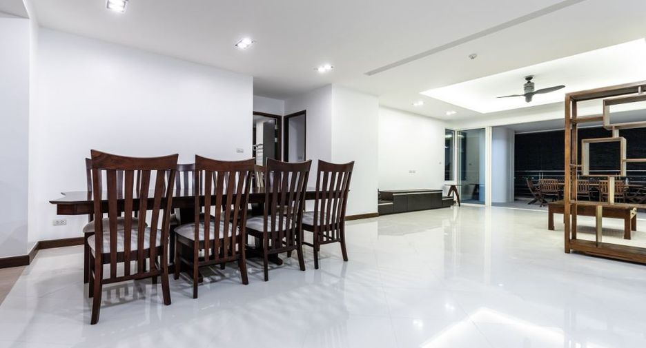 For sale 3 bedrooms condo in Jomtien, Pattaya