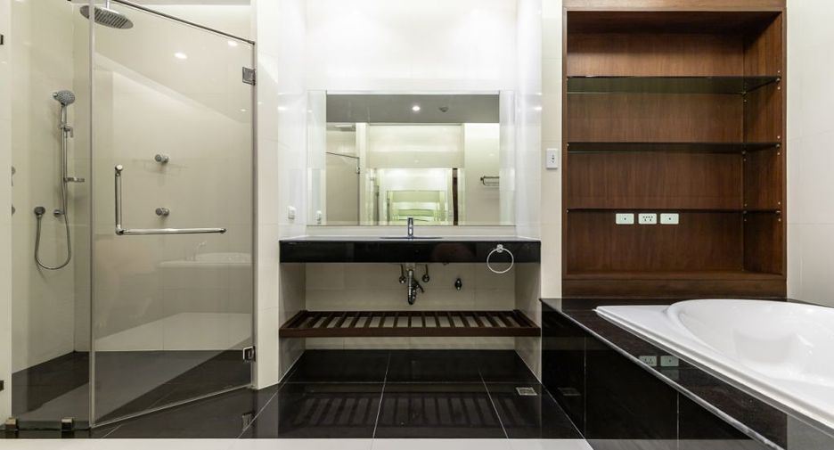 For sale 3 bedrooms condo in Jomtien, Pattaya