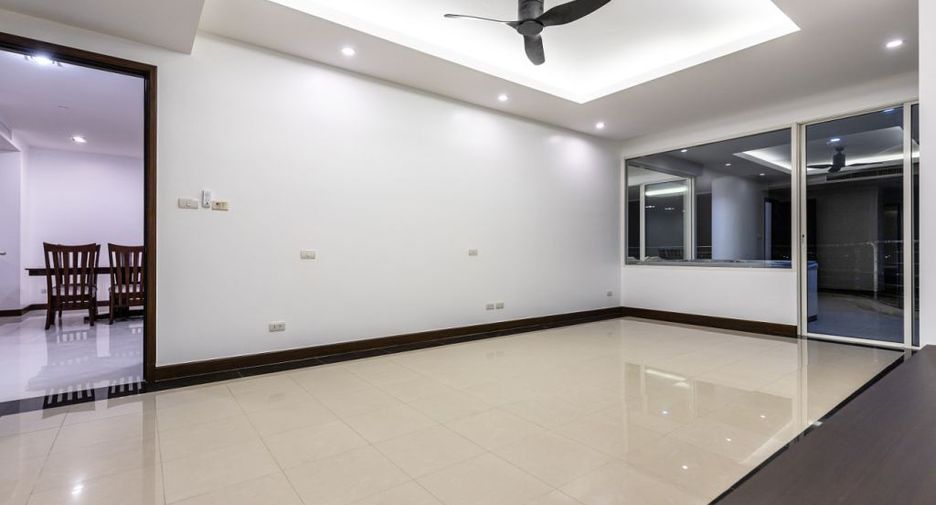 For sale 3 bedrooms condo in Jomtien, Pattaya