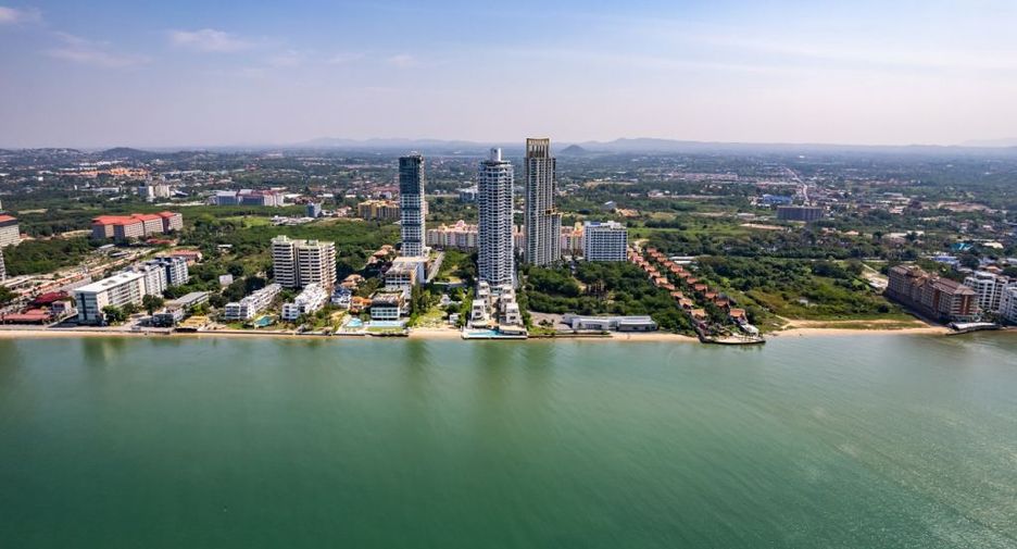 For sale 3 bedrooms condo in Jomtien, Pattaya