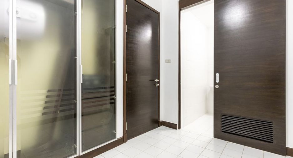 For sale 3 bedrooms condo in Jomtien, Pattaya