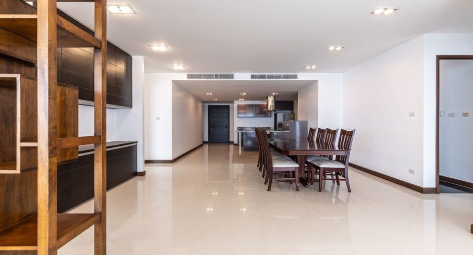 For sale 3 bedrooms condo in Jomtien, Pattaya