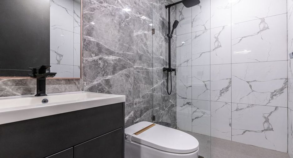 For sale 2 bedrooms condo in South Pattaya, Pattaya