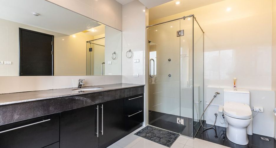 For sale 2 bedrooms condo in Jomtien, Pattaya