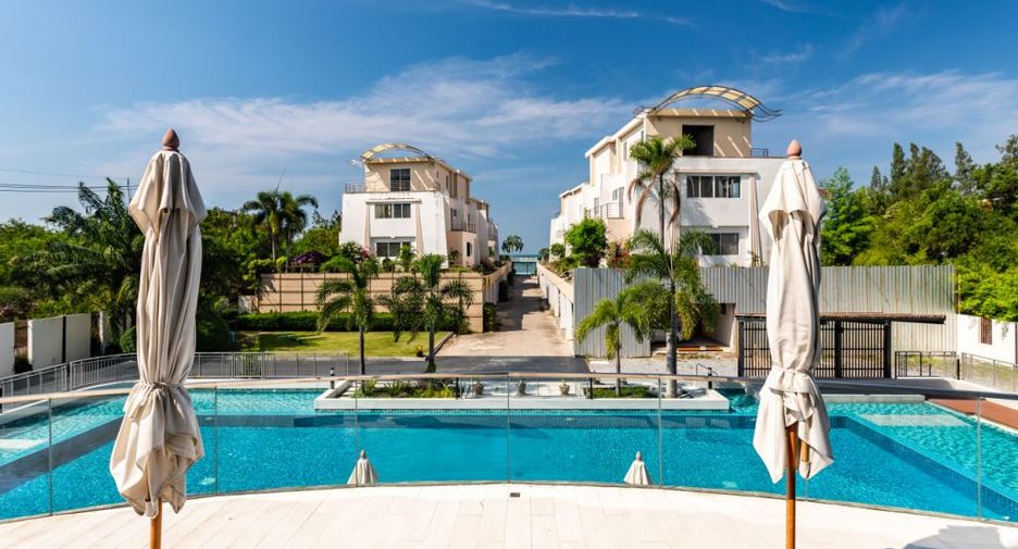 For sale 2 bedrooms condo in Jomtien, Pattaya
