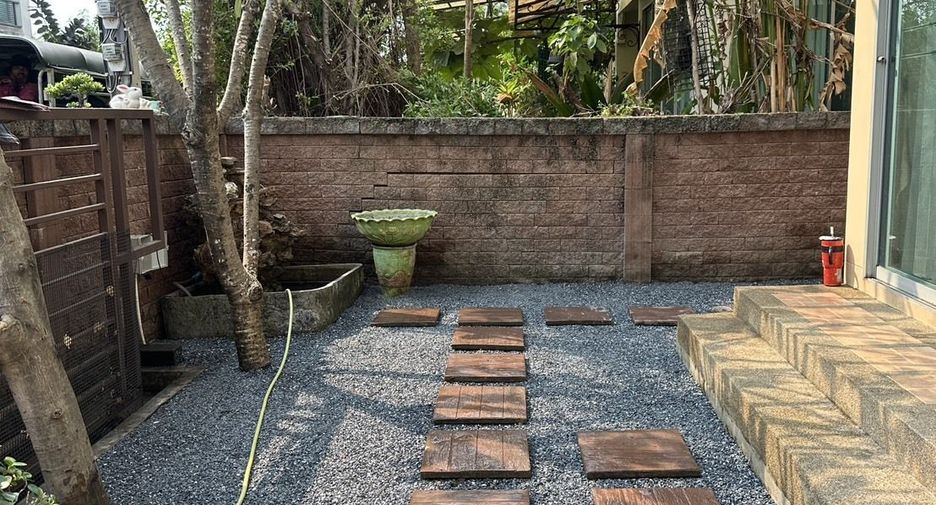 For rent 3 bedrooms house in Prawet, Bangkok