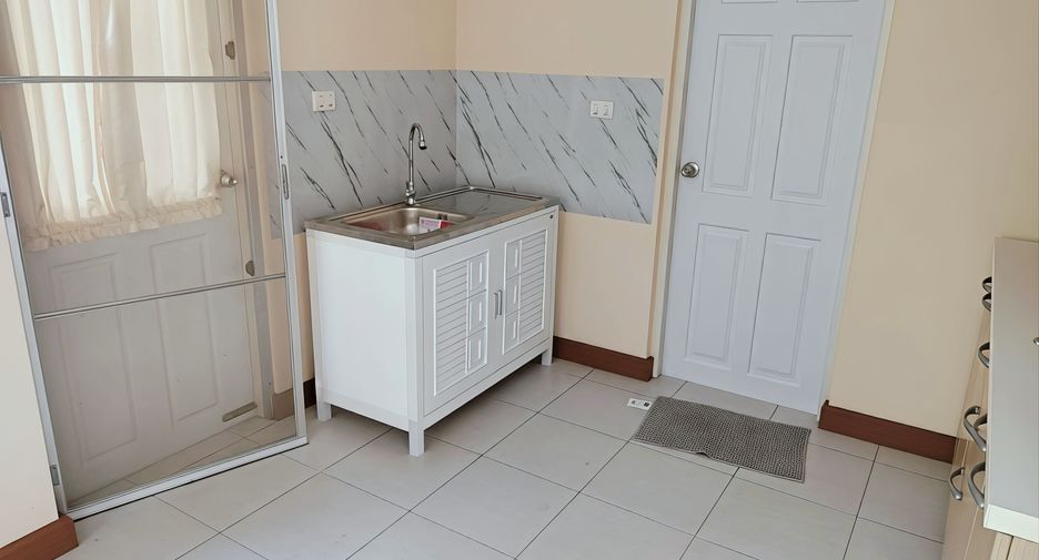 For rent 3 bedrooms house in Prawet, Bangkok