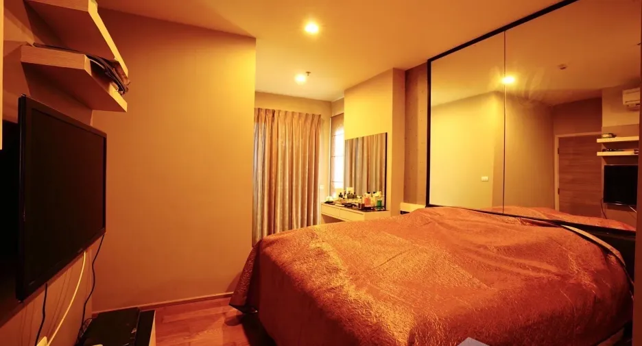 For sale 2 bedrooms condo in Khlong San, Bangkok