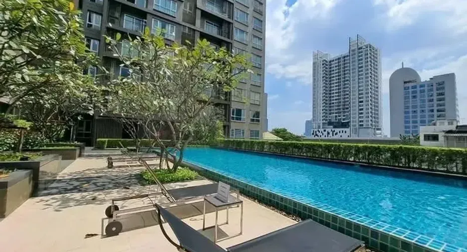 For sale 2 bedrooms condo in Khlong San, Bangkok