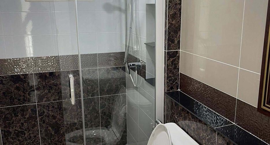For rent 4 bedrooms hotel in Mueang Samut Prakan, Samut Prakan