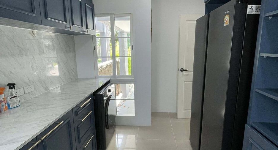 For rent 4 bedrooms hotel in Mueang Samut Prakan, Samut Prakan