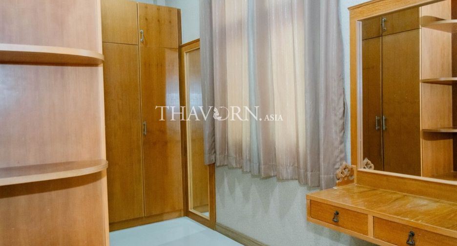 For sale 6 bedrooms house in East Pattaya, Pattaya