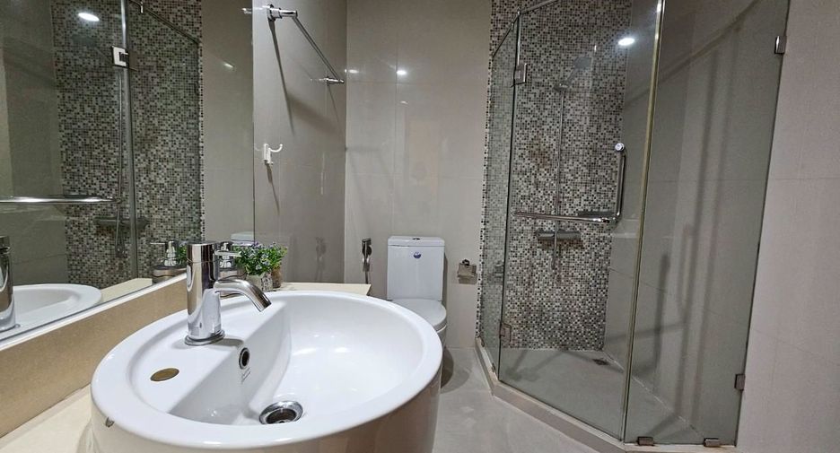 Condo en alquiler de 2 habitaciones en Pathum Wan, Bangkok