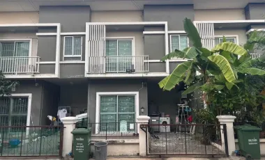 For sale 3 ベッドルーム townhouse in Bang Phli, Samut Prakan