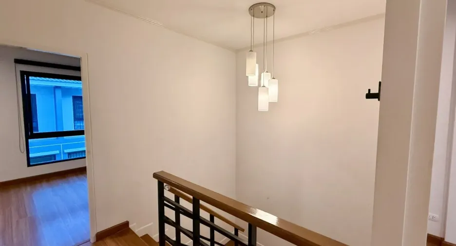 For sale 4 bedrooms townhouse in Bang Kapi, Bangkok