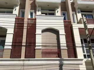 For sale 3 bedrooms townhouse in Bueng Kum, Bangkok