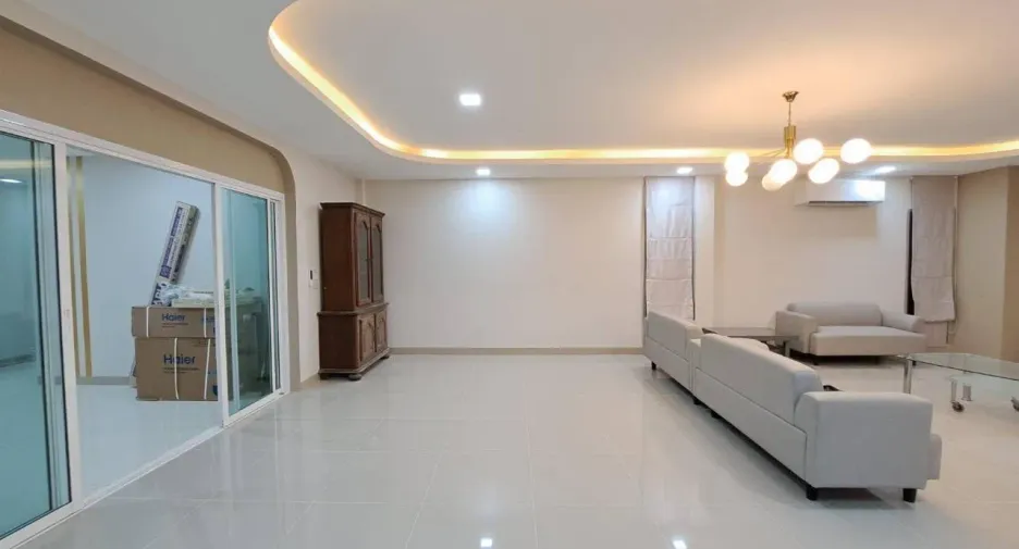 Casa en venta de 5 habitaciones en Suan Luang, Bangkok