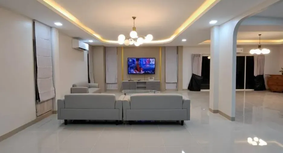 Casa en venta de 5 habitaciones en Suan Luang, Bangkok