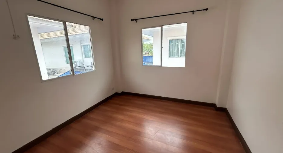 For rent 3 bedrooms house in Khlong Sam Wa, Bangkok