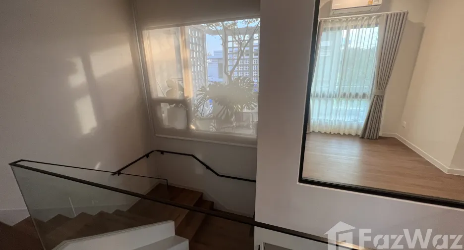 For sale and for rent 5 bedrooms house in Bang Phli, Samut Prakan