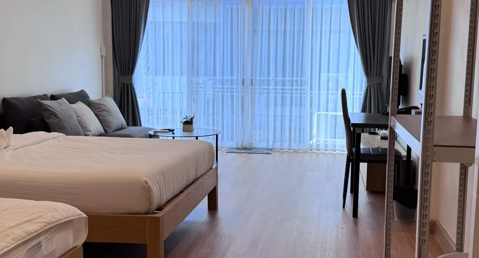 Gewerbefläche zum Kauf mit 2 Zimmer in Phra Khanong, Bangkok