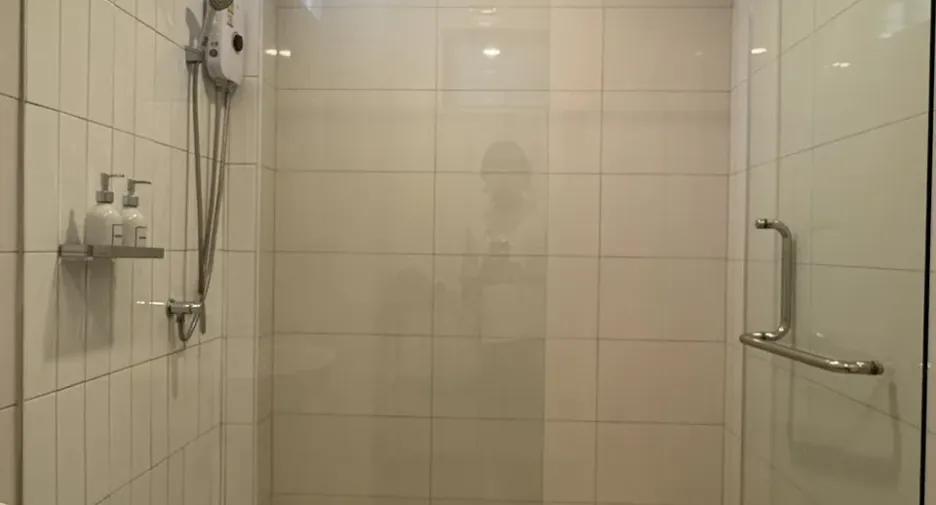 Gewerbefläche zum Kauf mit 2 Zimmer in Phra Khanong, Bangkok