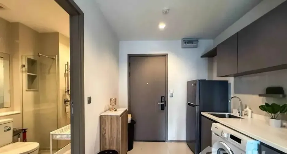 For rent 1 bed condo in Huai Khwang, Bangkok