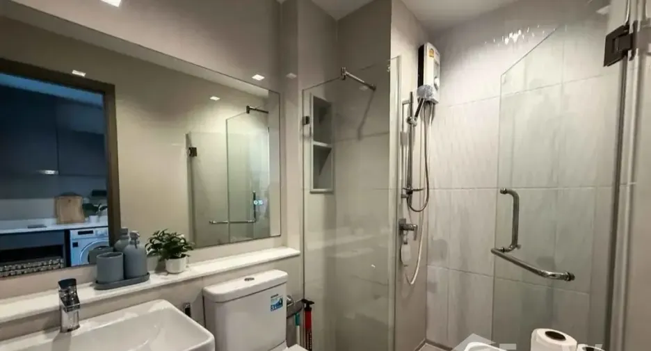 For rent 1 bed condo in Huai Khwang, Bangkok