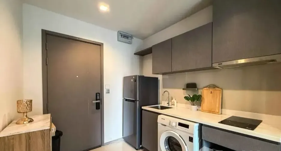 For rent 1 bed condo in Huai Khwang, Bangkok