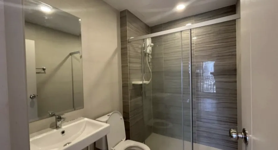 For rent 1 bed condo in Bang Kapi, Bangkok