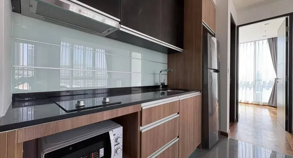 For rent 2 bedrooms condo in Pathum Wan, Bangkok
