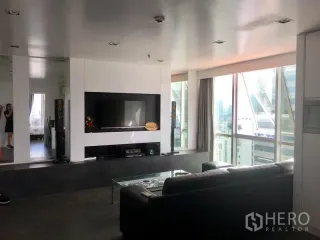 Condo en alquiler de 2 habitaciones en Watthana, Bangkok