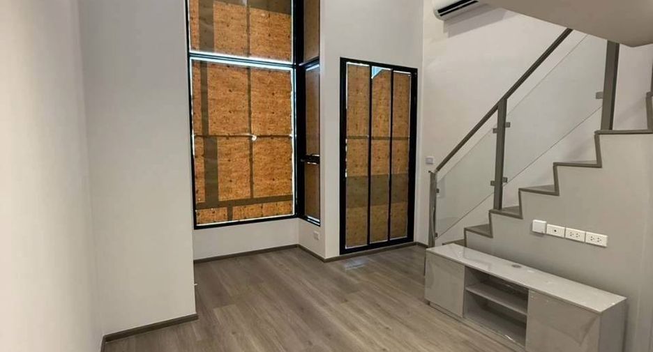 For sale 1 bed condo in Khlong Toei, Bangkok