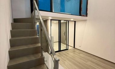 For sale 1 bed condo in Khlong Toei, Bangkok