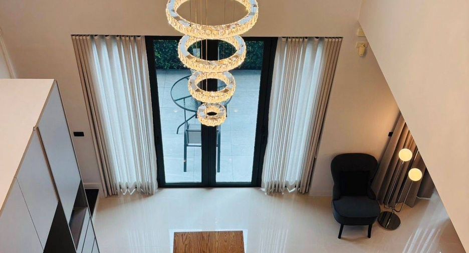 For sale 5 bedrooms house in Bang Kapi, Bangkok