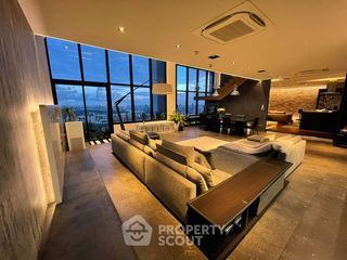 For sale 2 bedrooms condo in Khlong Toei, Bangkok
