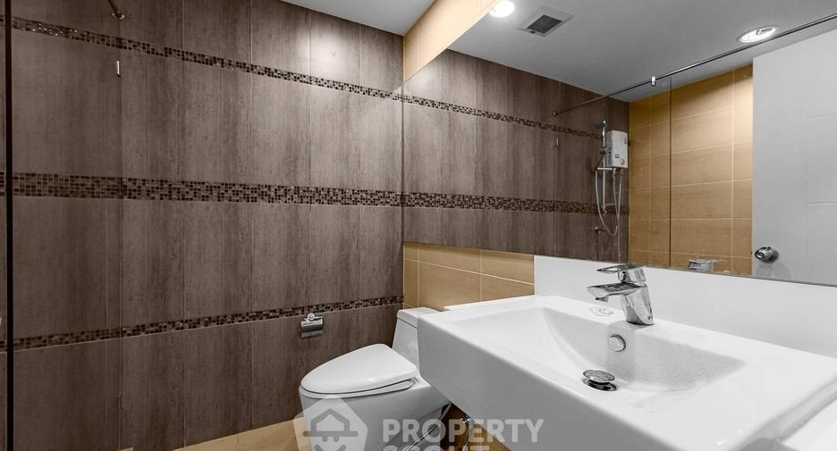 For sale 3 bedrooms condo in Sathon, Bangkok