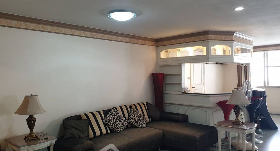 For sale 3 bedrooms condo in Khlong Toei, Bangkok
