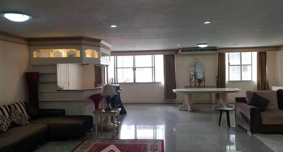 For sale 3 bedrooms condo in Khlong Toei, Bangkok